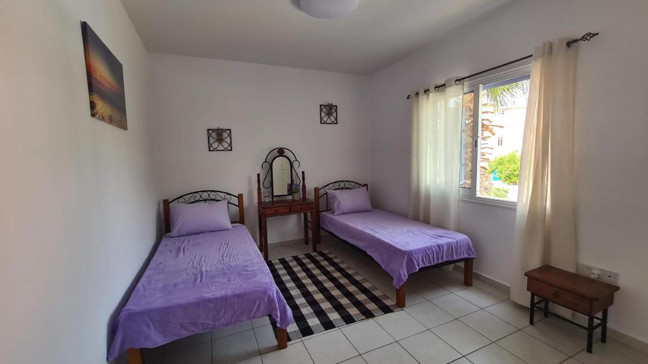 Sunny Limnaria Gardens 2 Bedroom Apartment Paphos Exterior foto